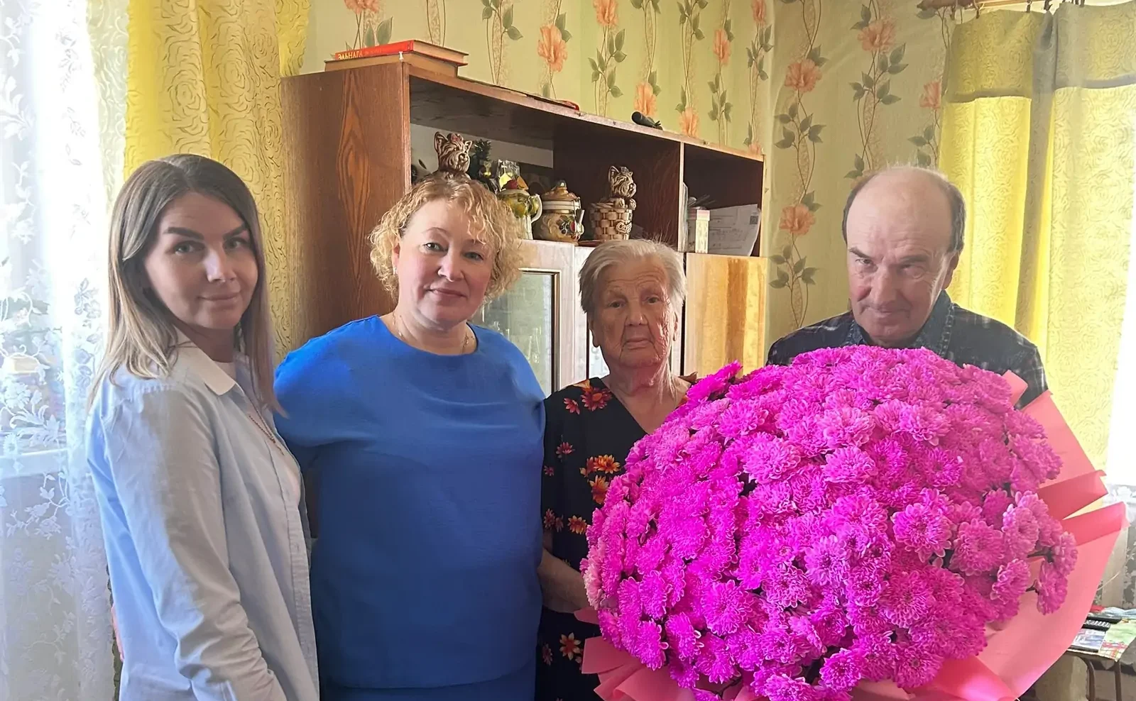 Пережила войну и похоронила внука в зоне СВО: жительнице Карелии исполнилось 90 лет