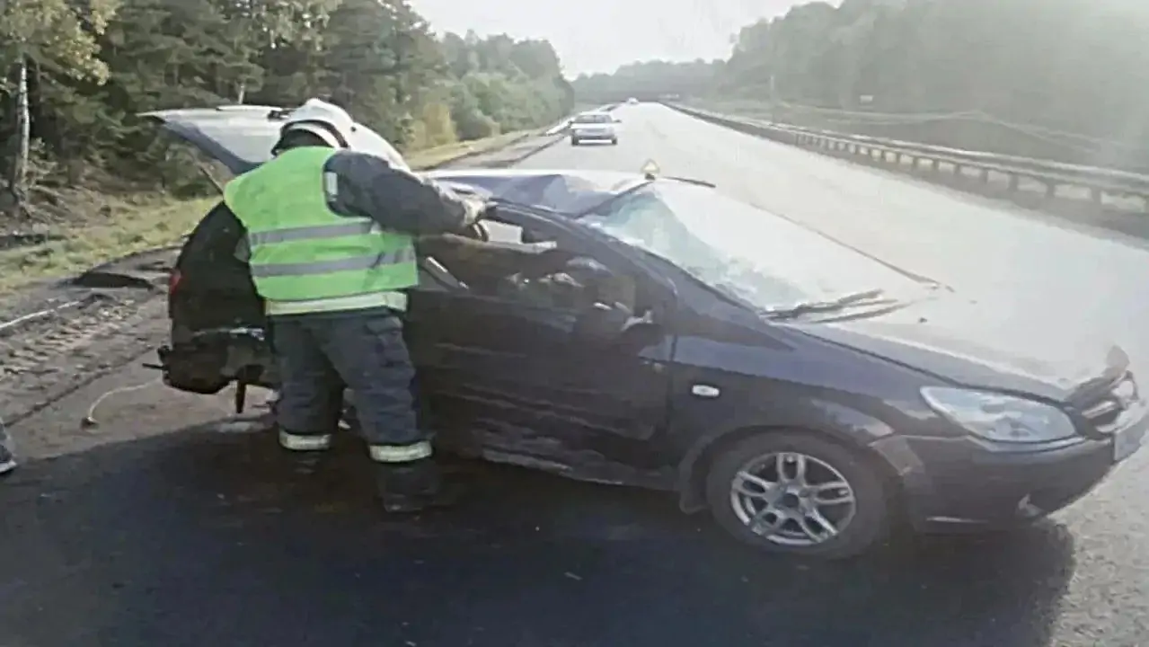 Два автомобиля столкнулись на федеральной трассе в Карелии