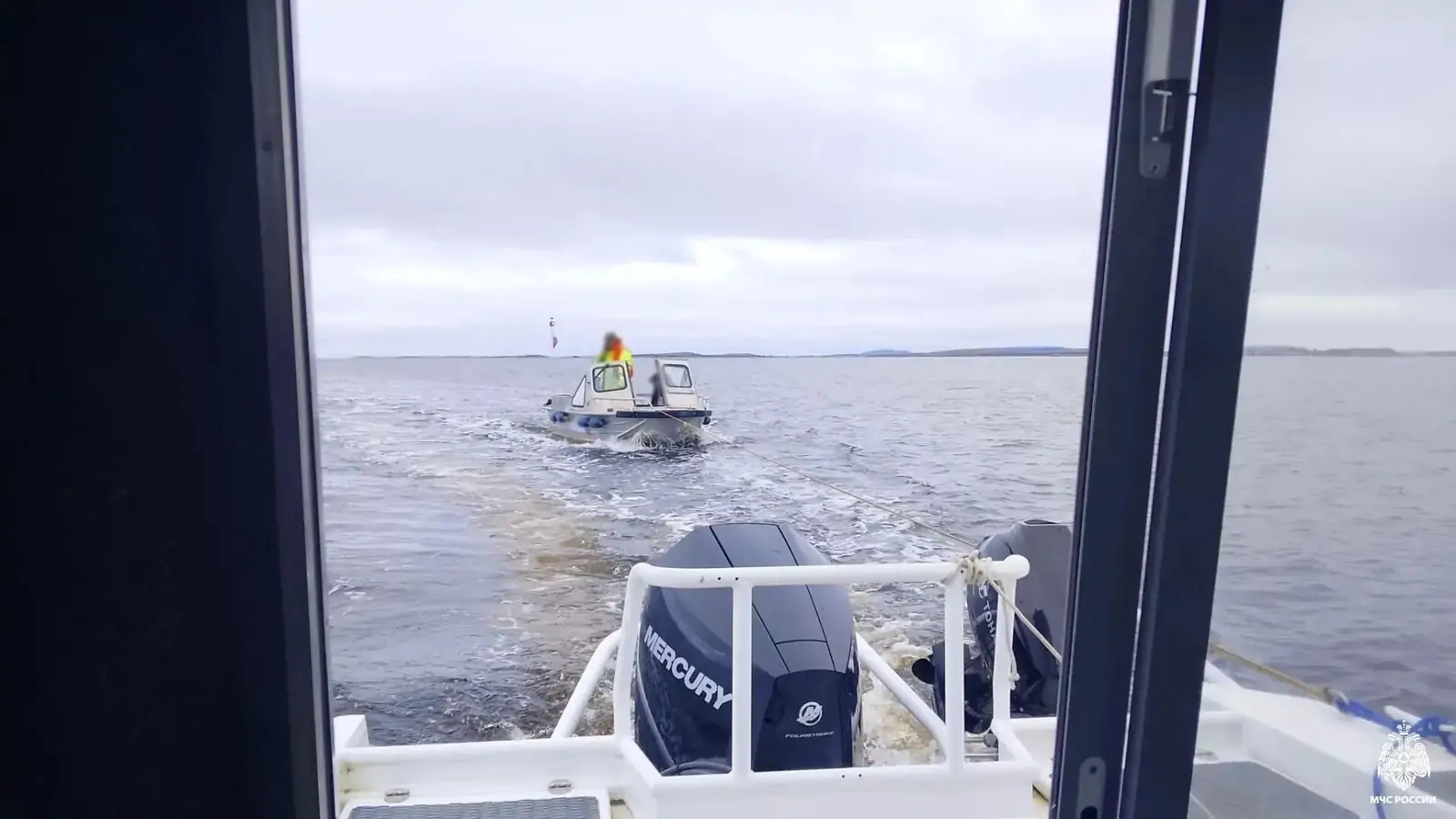 Жители Карелии оказались в плену у осенней погоды среди моря