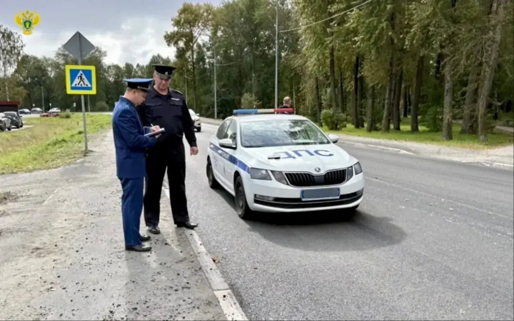 Автомобиль насмерть сбил пешехода в Карелии