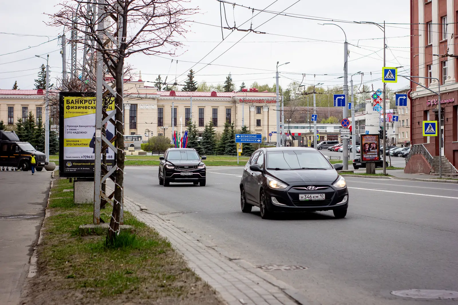 Канализация превратилась в реку: что вытащили из труб в центре Петрозаводска