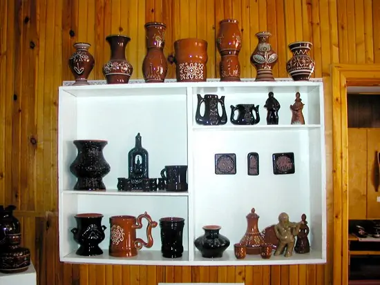 Вазы и чашки из села Деревянное
