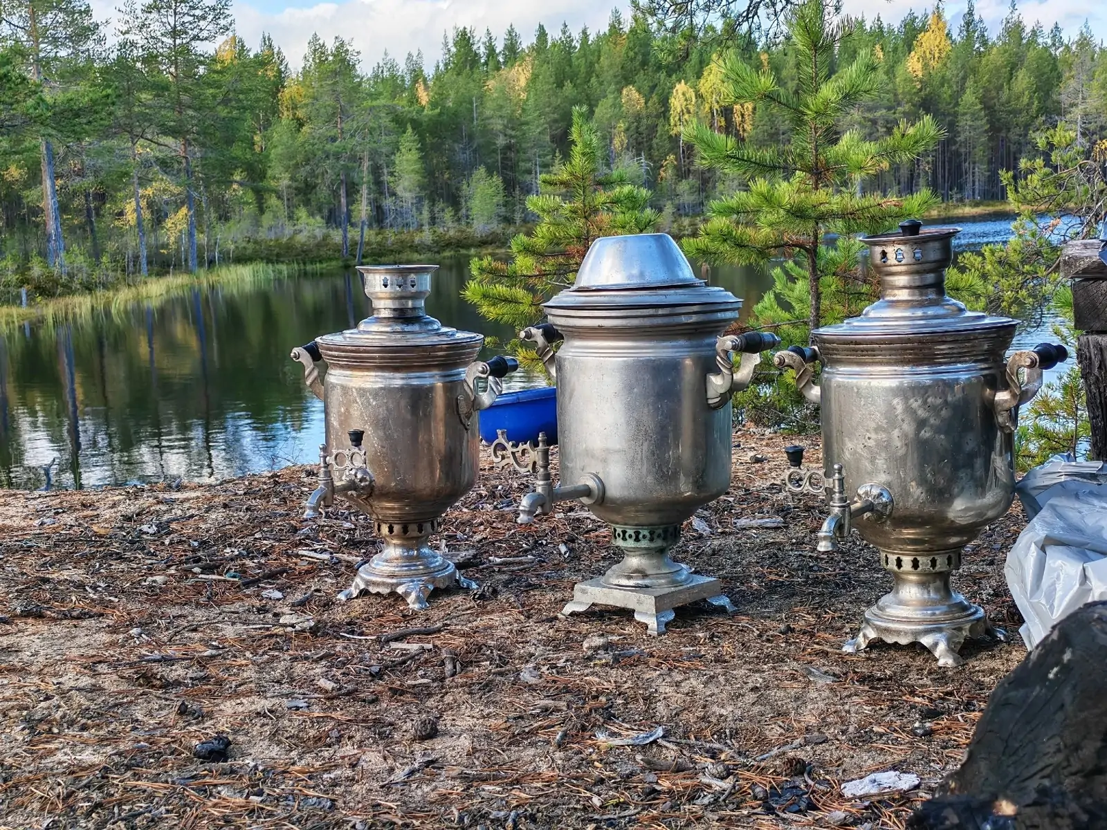 Школьники Карелии на скорость собирали палатки у Белого моря
