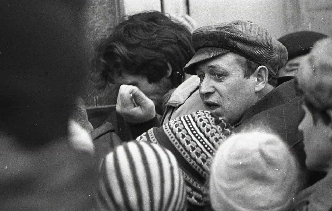 Талоны, очереди и оптимизм: архивные фотографии конца 80-х в Петрозаводске