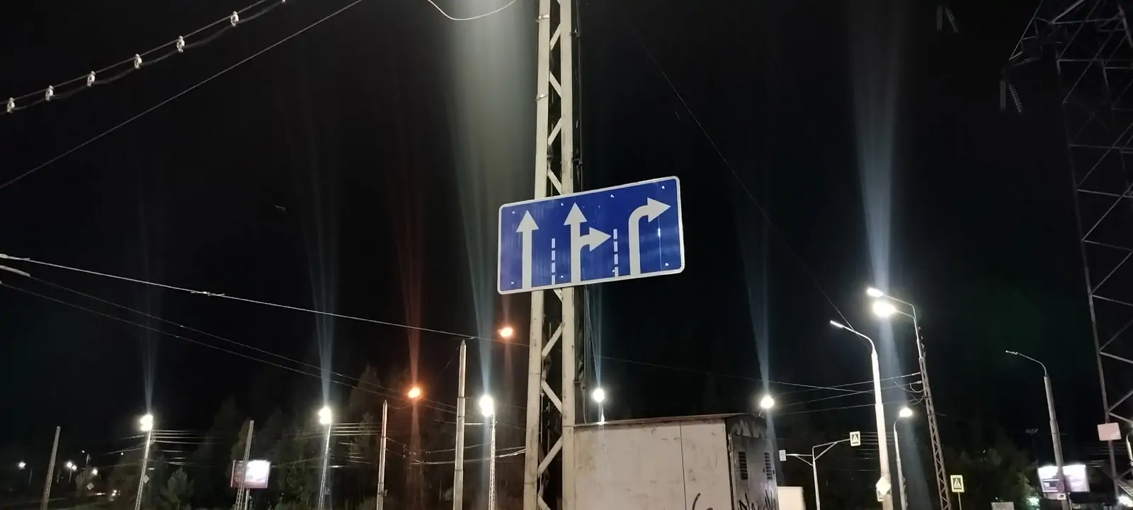 Указатель поворотов на Верхнем Чапаевском кольце