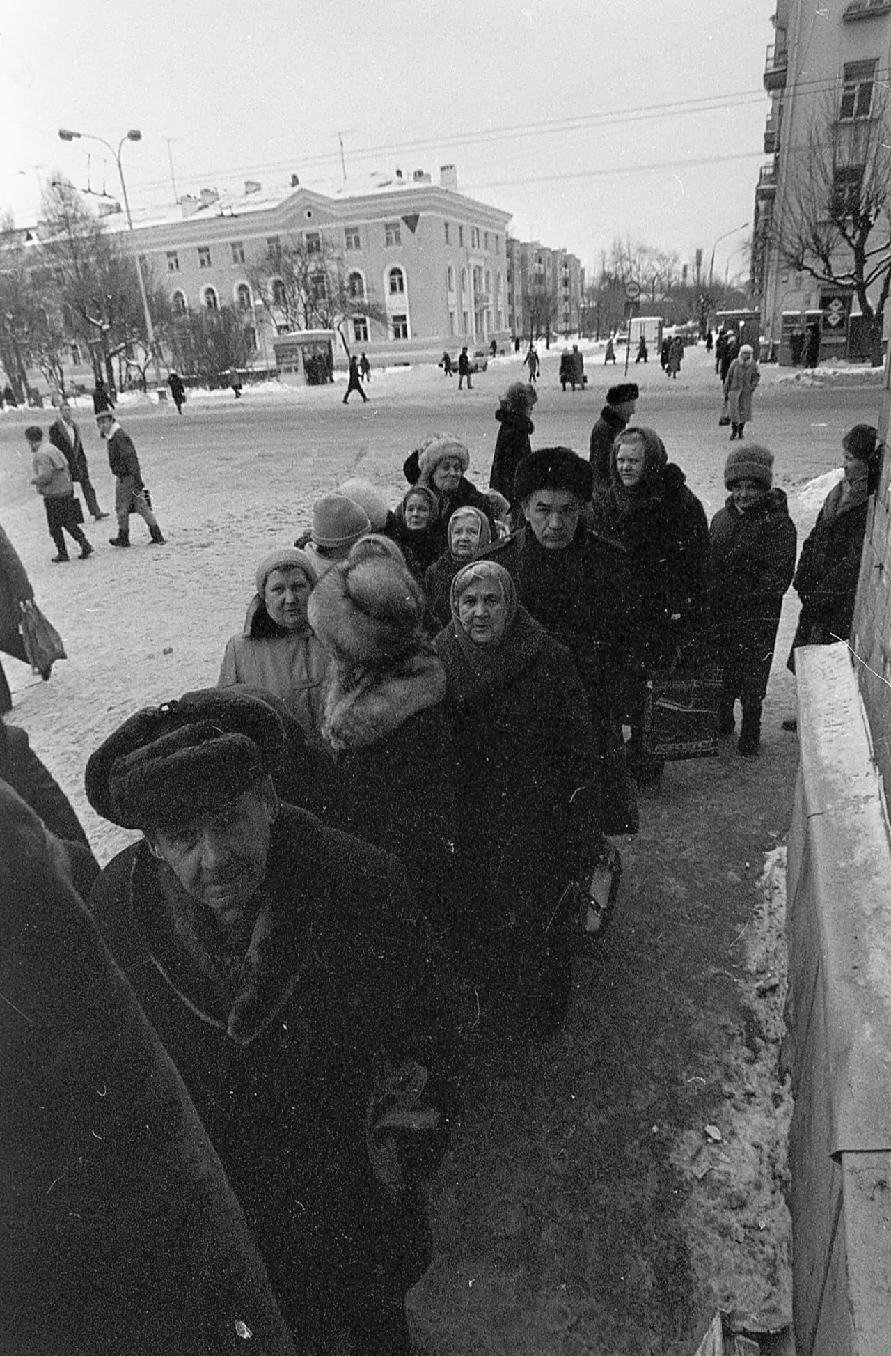 Талоны, очереди и оптимизм: архивные фотографии конца 80-х в Петрозаводске