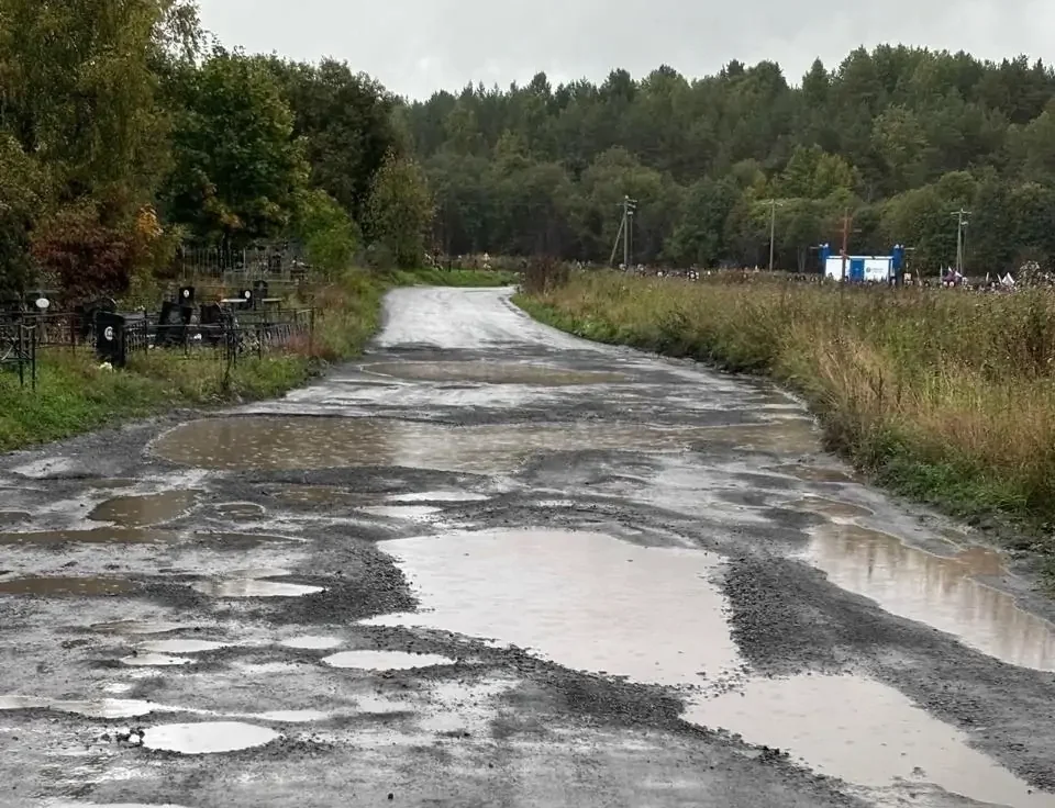 Жители Кондопоги в шоке от состояния дороги на новое кладбище