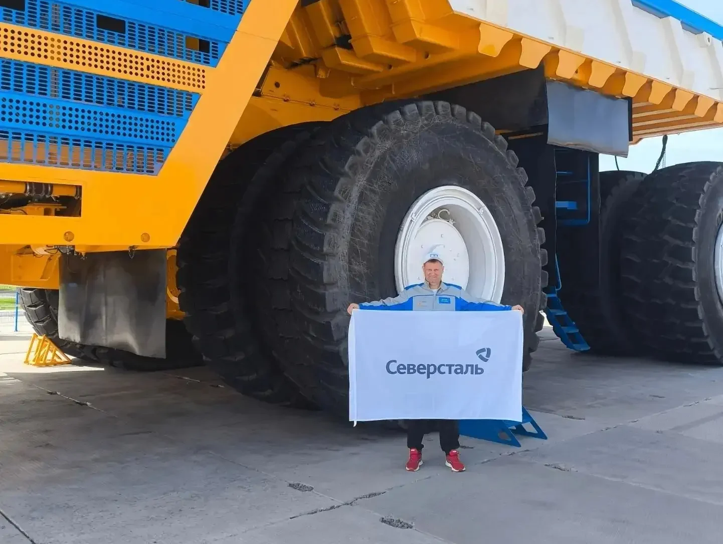 Водитель из Карелии вошел в десятку лучших операторов БЕЛАЗ в мире