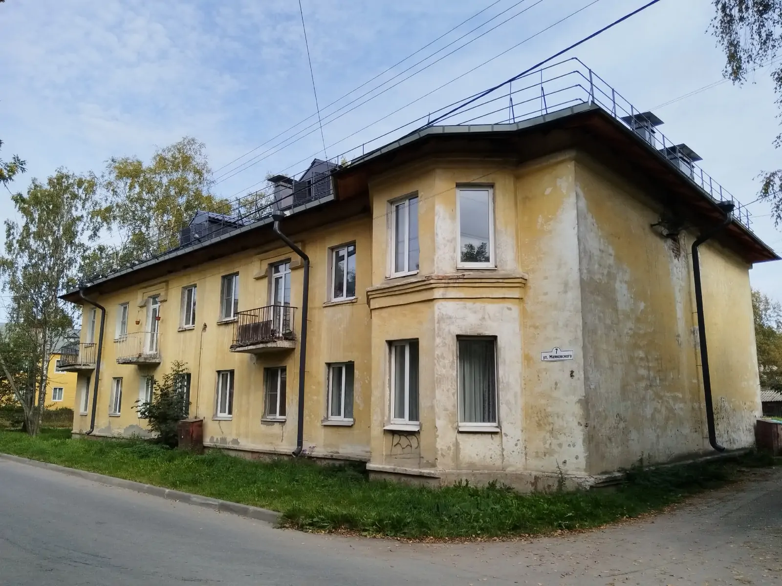 Два многоквартирных дома капитально отремонтировали в туристическом городе Карелии