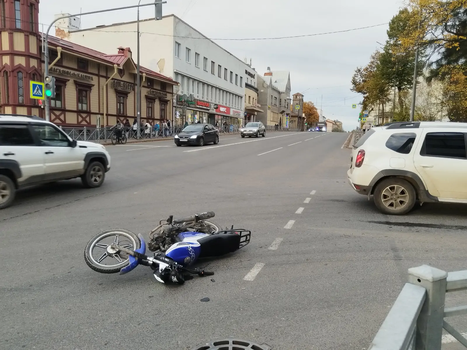 Подростки на питбайке врезались в легковушку в Сортавале