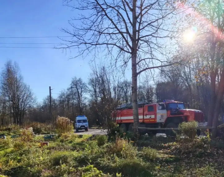 Пудожские пожарные вскрыли квартиру и спасли мужчину