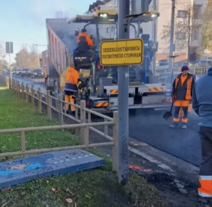 Укладка асфальта на Шотмана