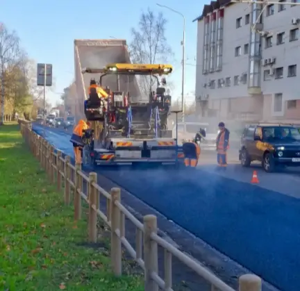 Укладка асфальта на Шотмана