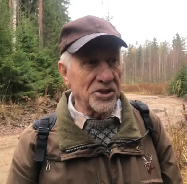 Пряжинский поэт воспел охотничьи посиделки у костра