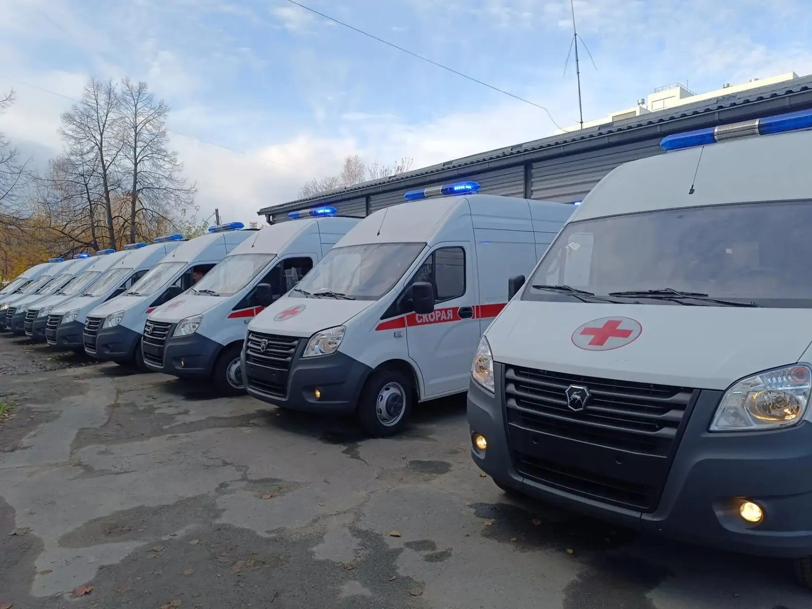 новые машины скорой помощи отправили в больницы Карелии