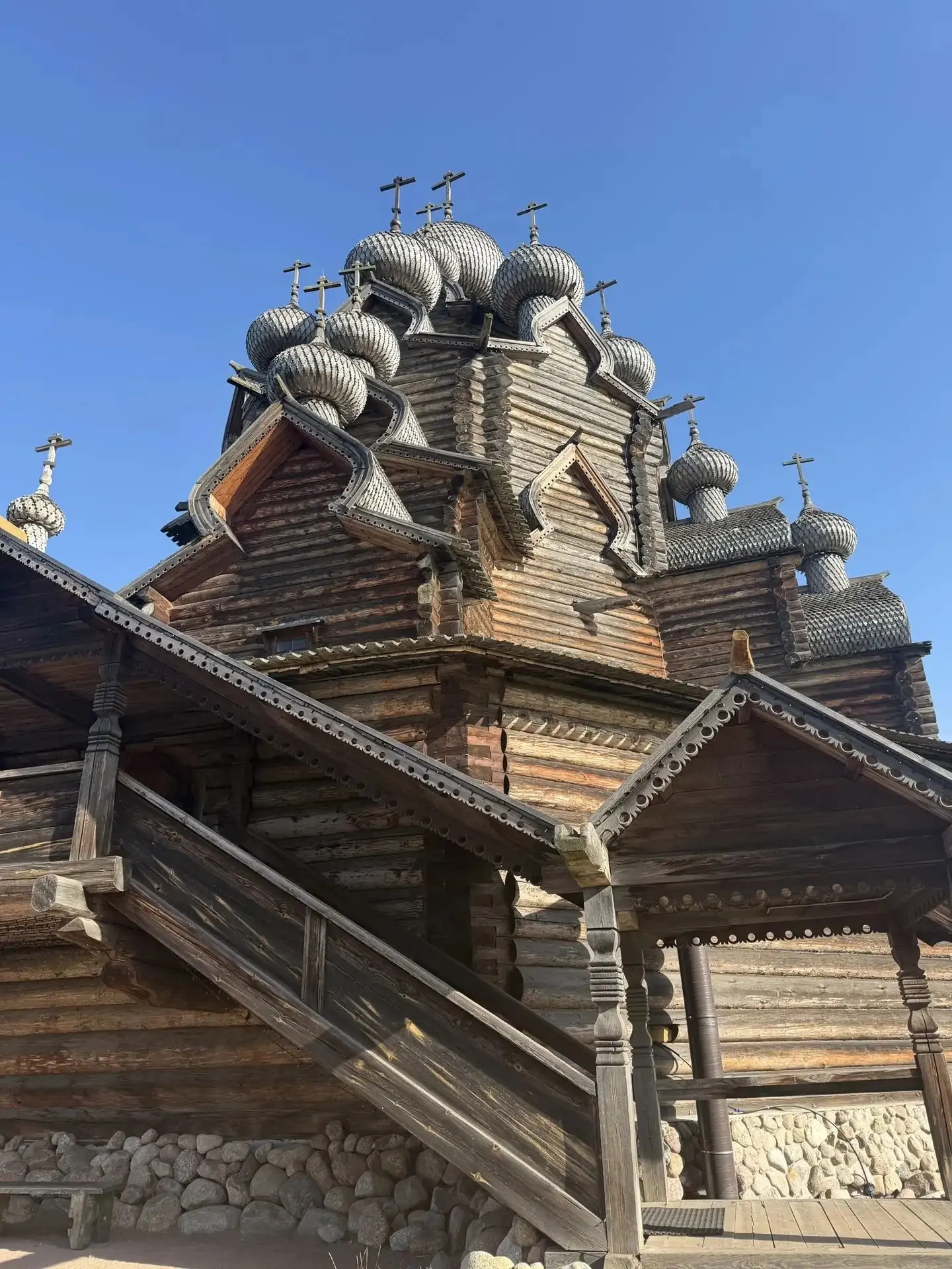 «Петербургские Кижи»: под Петербургом воссоздали чудо русского Севера