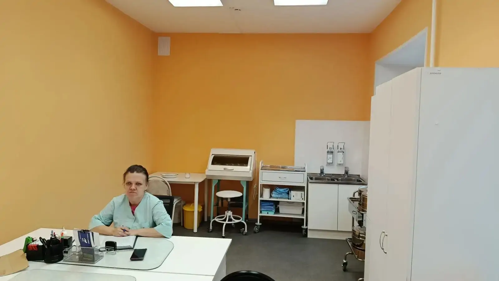 Строители завершили ремонт этажа в Кондопожской ЦРБ