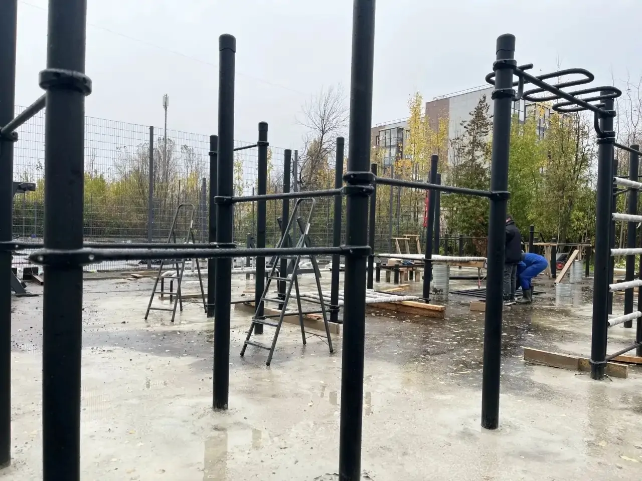 строительство спортивной площадки