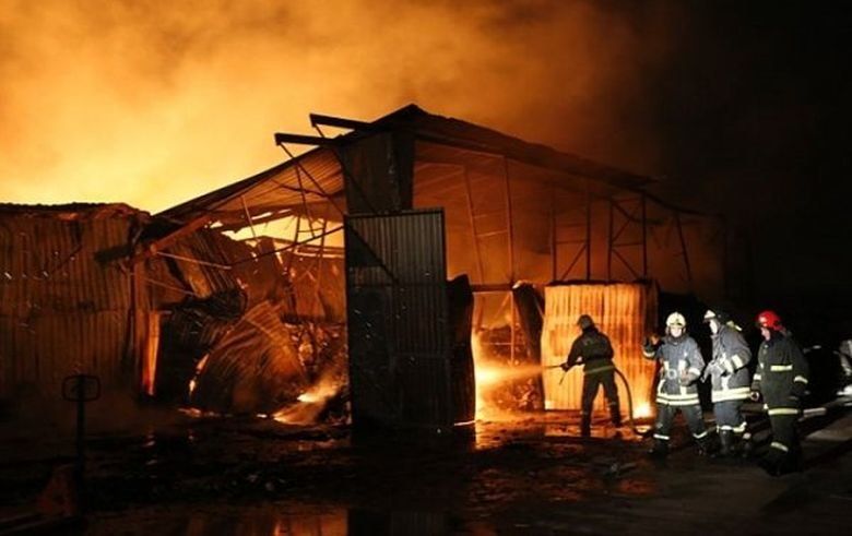 Минувшей ночью в Петрозаводске горел склад. Сгорело все