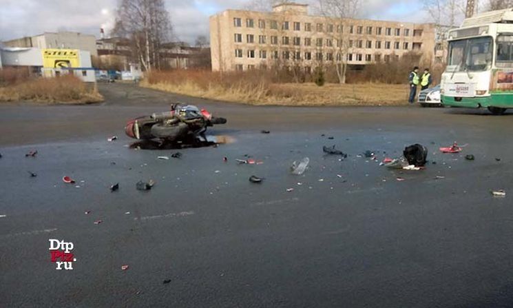 Пожилая женщина сбила мотоциклиста в Петрозаводске (ФОТО)