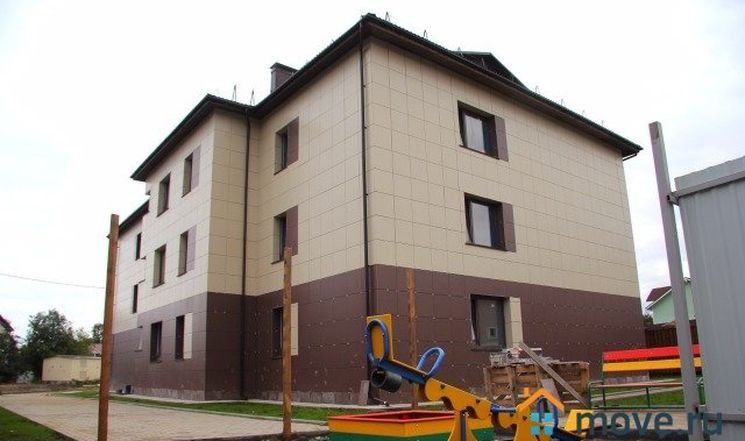 Десять сирот заселили в один дом. Узнали, что за дом и сколько еще нужно квартир