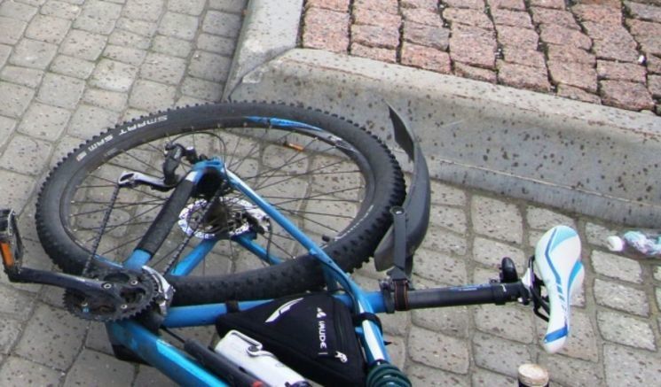 Вчера в Петрозаводске сбили пешехода и велосипедистку
