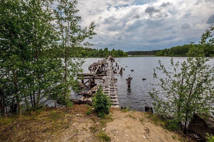 Жители карельской деревни сделали из моста «образчик деревенского эко-творчества»