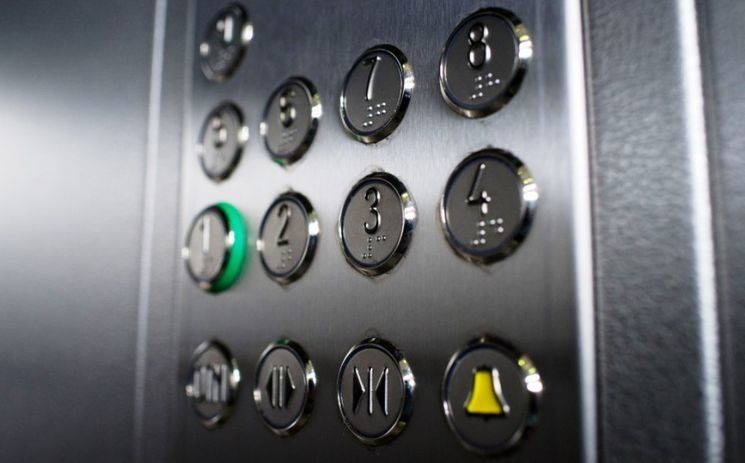 Десять новых лифтов установили в жилых домах Петрозаводска