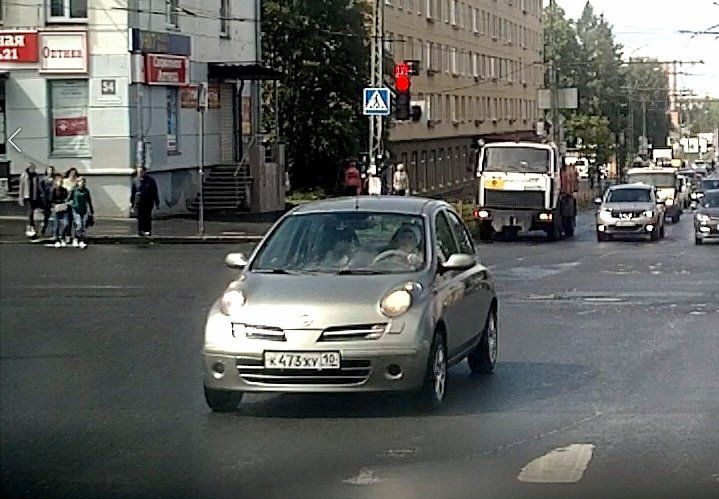 Красный свет - запретов нет. Петрозаводчанка показала, как не нужно пересекать перекрестки