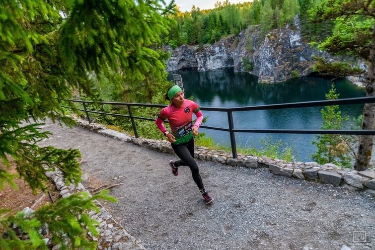 Ночной забег и первый в истории заплыв прошли в парке «Рускеала»