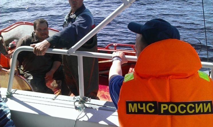 Сотрудники ГИМС выявили нарушителей на Ладожском озере и реке Олонка