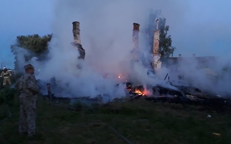 Жилой дом сгорел дотла в Карелии