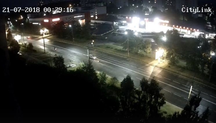 Пользователи сети сами ищут водителя, который сбил мужчину на Ровио. Узнаете его?