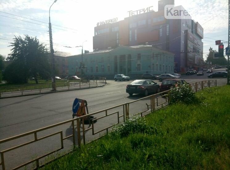 На Мерецкова появилась яма, копия той, которую заделывали почти месяц