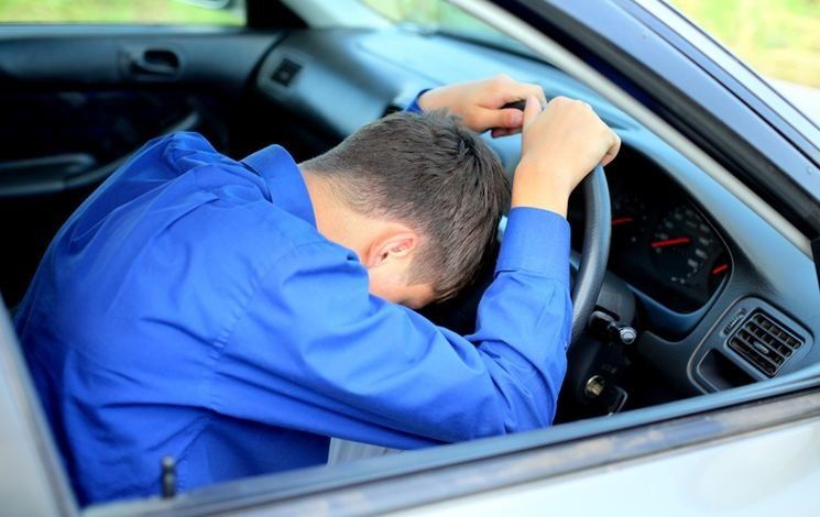 Один уснул, другой не заметил. Четыре человека получили травмы на дорогах Карелии в выходные