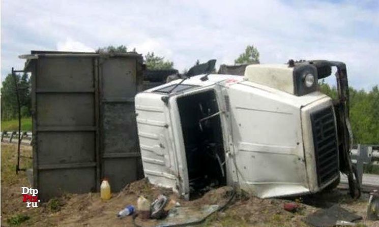 Два грузовика столкнулись в Карелии. Есть пострадавшие