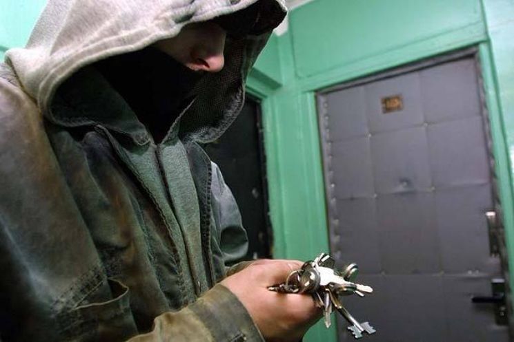 Квартиру петрозаводчанки обокрали без взлома и насилия