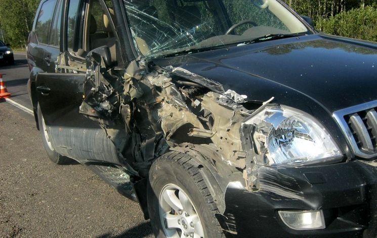 «Лэнд Круйзер» врезался в грузовик на трассе «Сортавала»