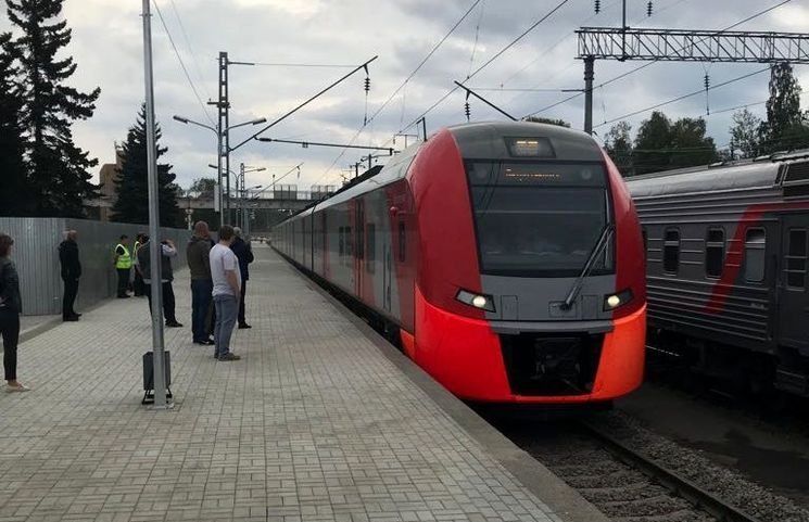 Ступенька осталась. Новая платформа на вокзале в Петрозаводске не дотягивает до «Ласточки»