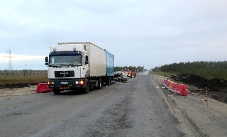 Грузовик и экскаватор в Карелии столкнулись с легковыми авто. Большие победили