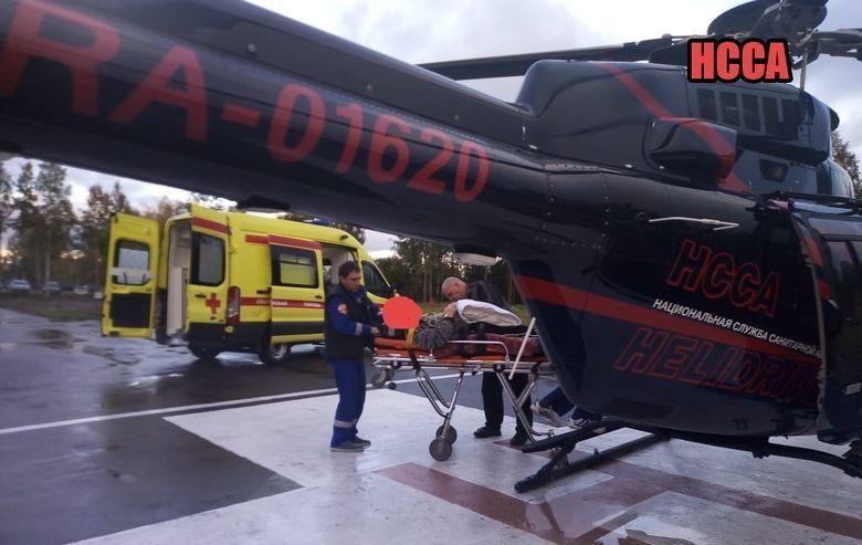 В Карелии больного мужчину госпитализировали на вертолете