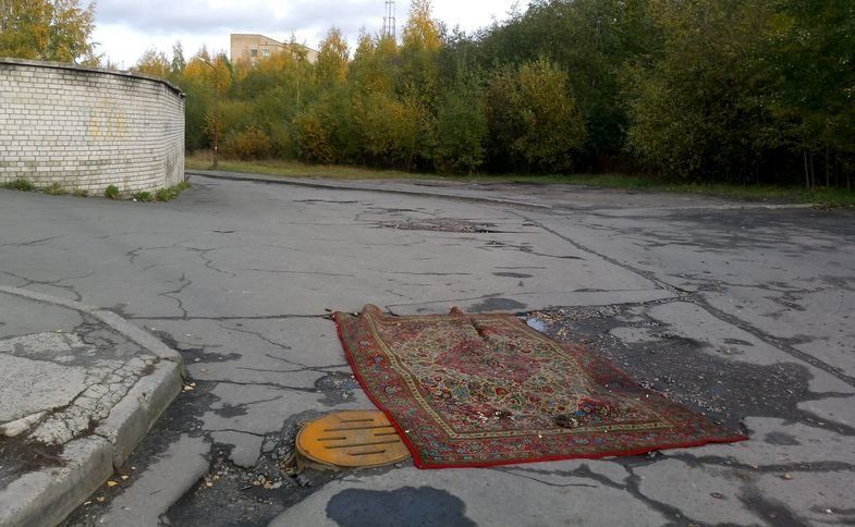 Еще один ковер появился на дороге в Петрозаводске