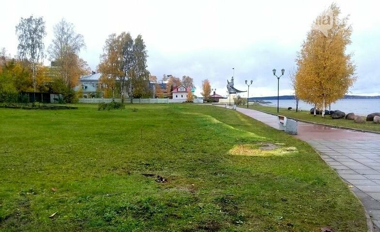 Забор, пугающий туристов на набережной, разобрали