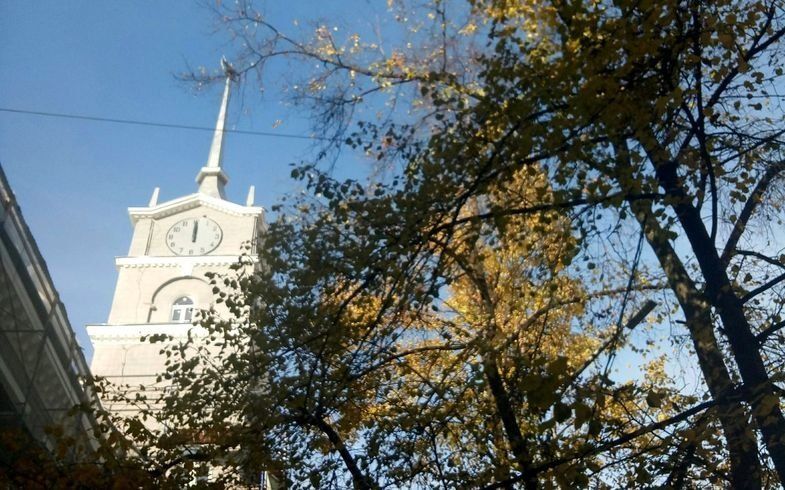 Темно-серый вместо светлого. Закончена реставрация здания Петрозаводского почтамта