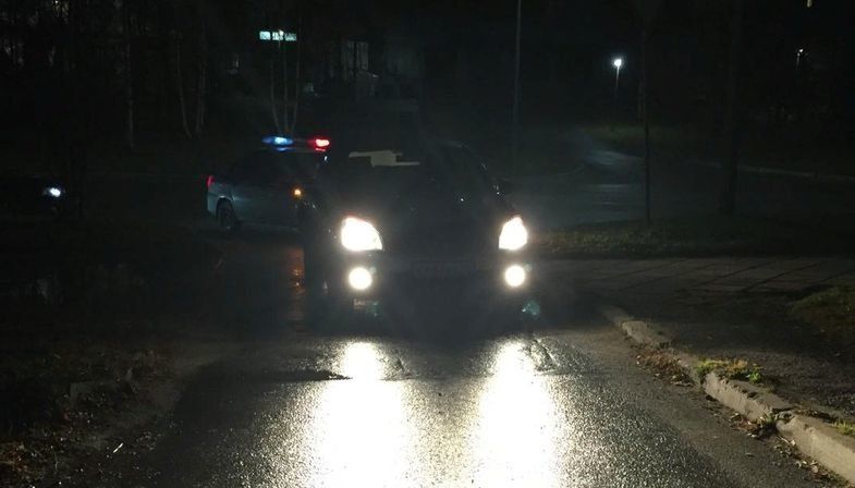 В Костомукше сбили пешехода, а в Прионежье в кювет съехала машина с пенсионерами