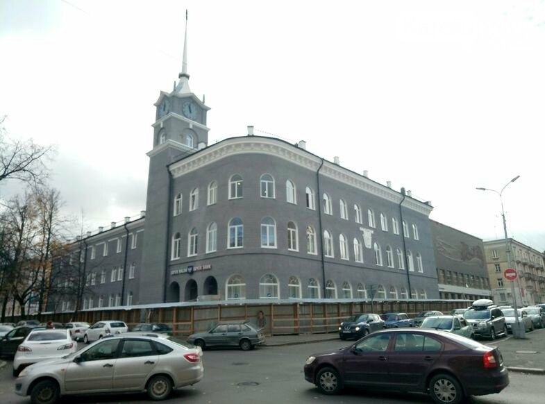 И как вам? С Петрозаводского почтамта после реставрации фасада сняли леса