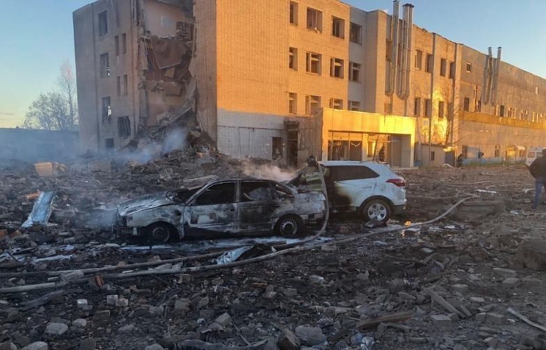 На заводе под Петербургом прогремел взрыв. Здание обрушилось, четверо погибли