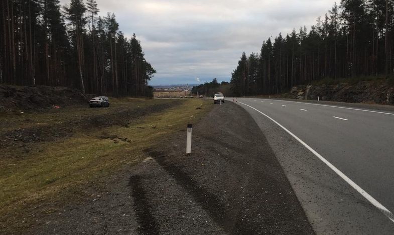 Машина перевернулась на трассе «Кола»