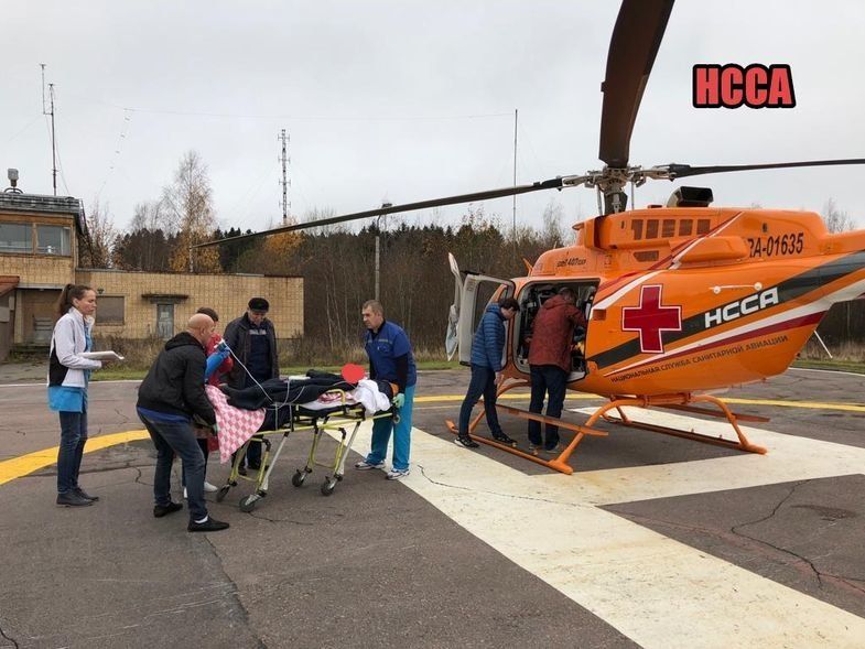 Двух женщин из больниц Сортавалы и Суоярви доставили вчера на вертолете в Петрозаводск