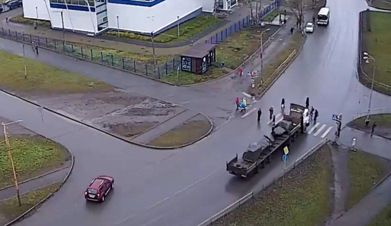 В отношении водителя грузовика, который въехал в толпу людей в Петрозаводске, возбуждено уголовное дело